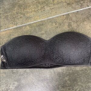 Elegant Black Lace Strapless Bra